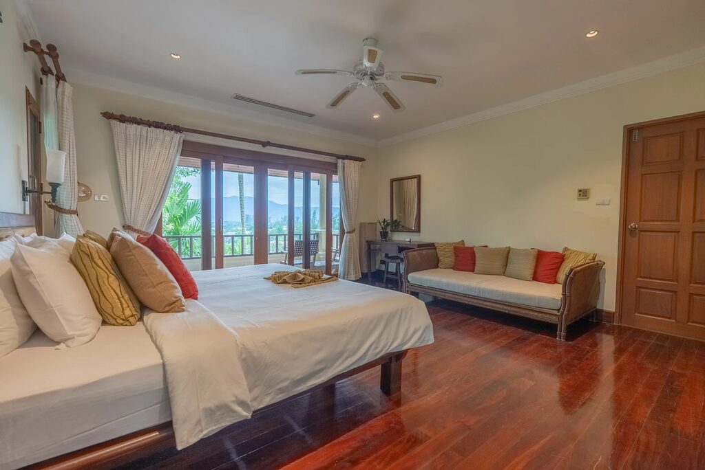 Lakewood Villa 5, 8